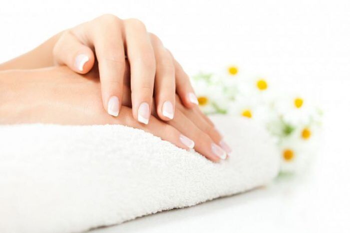 How to rejuvenate the skin of your hands at home.